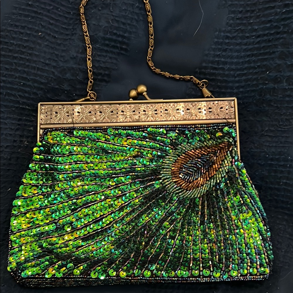 Elegant Green Sequin Clutch with Gold Frame
